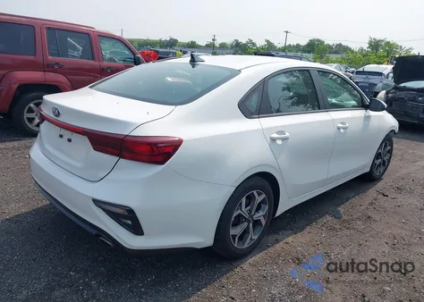 2021 Kia Forte Lxs z USA, uszkodzony, nr VIN 3KPF24AD8ME292779
